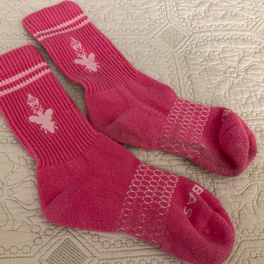BOMBAS Youth Pink Bombas Calf Socks White Bee Graphic